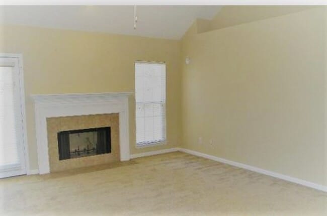 Building Photo - 256 Silver Brook Cir