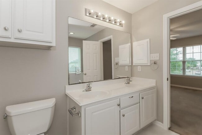 Building Photo - 4750 Chisholm Hollow Ct