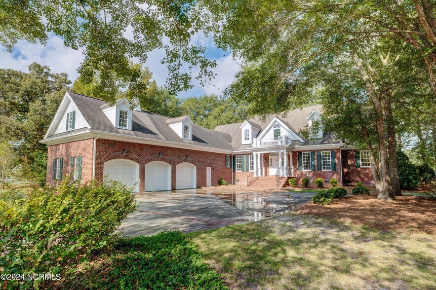 Primary Photo - 140 River Woods Dr