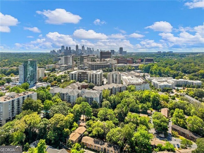 Building Photo - 115 Biscayne Dr NW