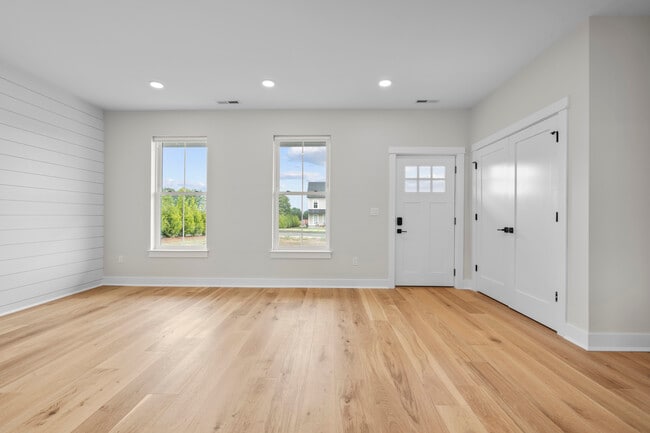 Building Photo - 9 June Dr