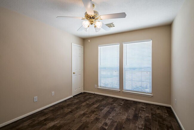 Building Photo - 23 Heron Hollow Ct