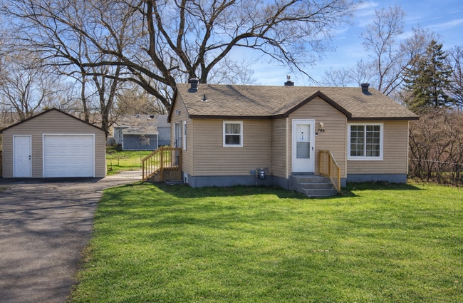 Building Photo - 786 Sanburnol Dr NE