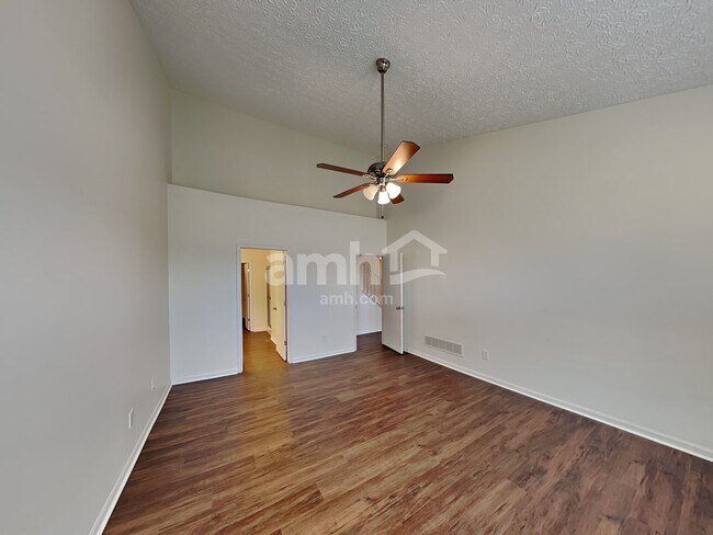 Building Photo - 928 Mahle Dr