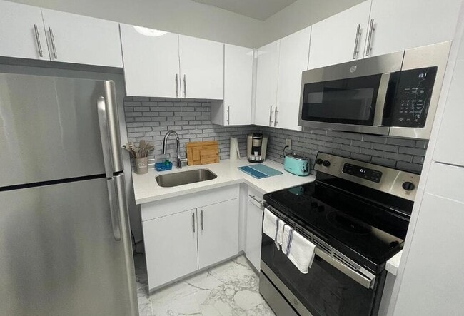 Building Photo - 201 S Ocean Blvd