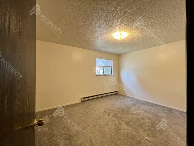 Building Photo - 867 Birch Ave