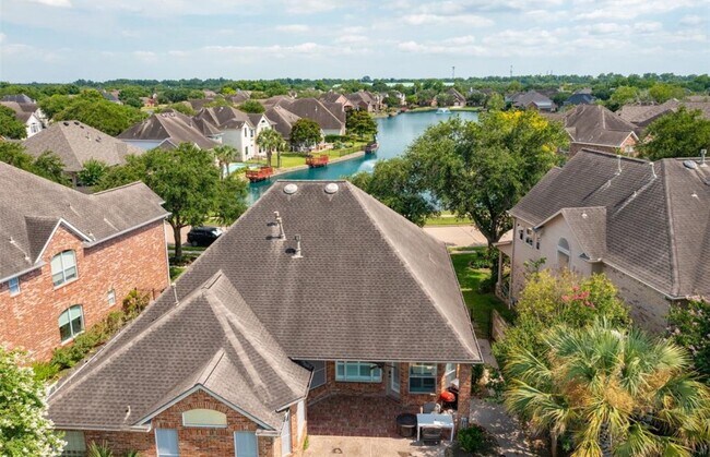 Building Photo - 5902 Garden Hills Dr