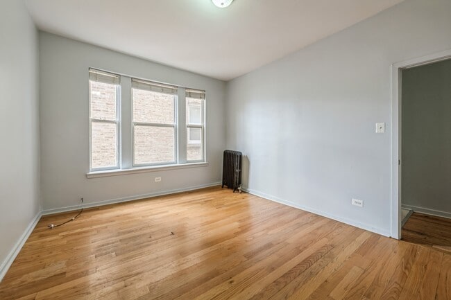Building Photo - 308 N Kedzie Ave