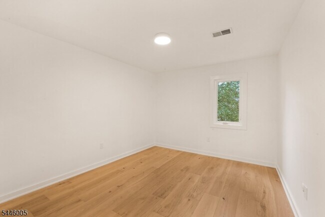 Building Photo - 5E Somerset Hills Village