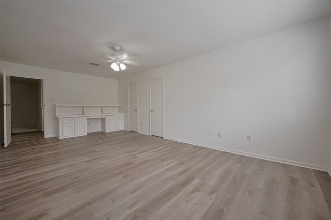 Building Photo - 10110 Margate Dr