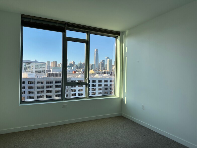 Building Photo - 1000 3rd St