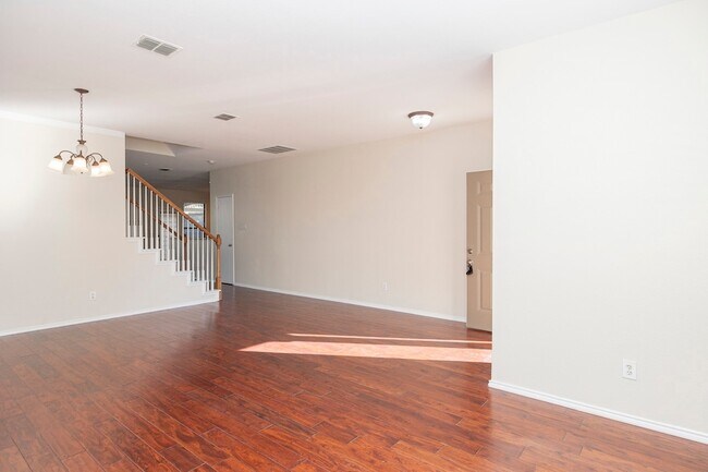 Building Photo - 5828 Pebble Ridge Dr