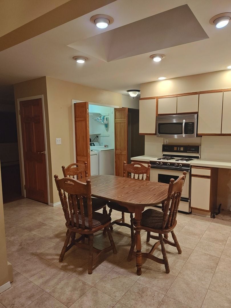 Building Photo - 32 Scooter Ln