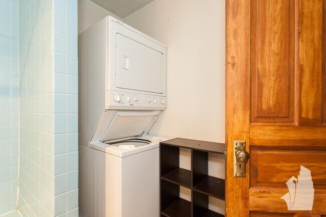 Building Photo - 1 bedroom in Chicago IL 60622
