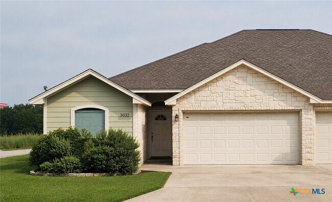 Building Photo - 3032 Douglas Fir Dr
