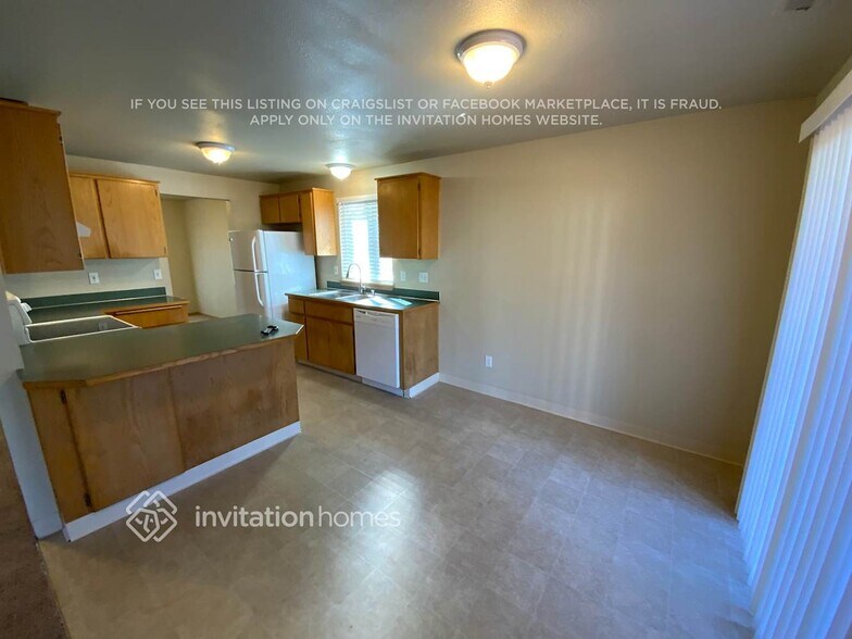 Building Photo - 20205 11th Ave Ct E