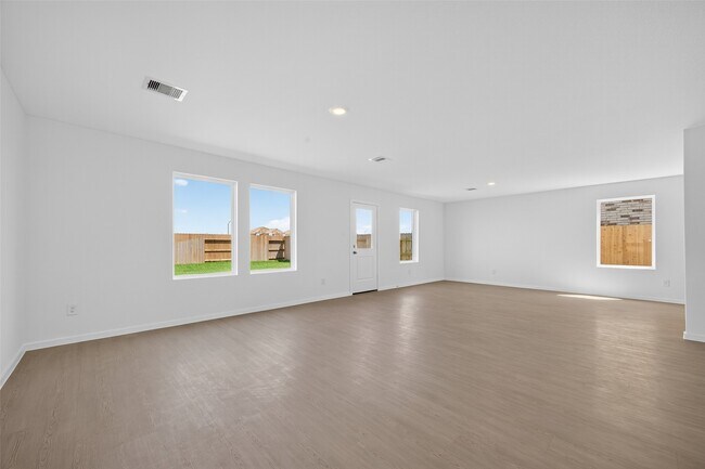 Building Photo - 16722 Spotted Oak Dr