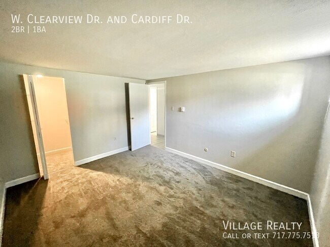 Building Photo - 81 W Clearview Dr