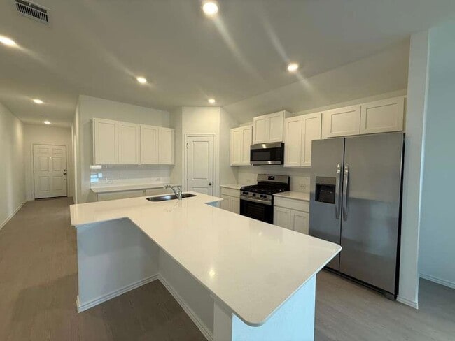 Building Photo - 205 Herald Dr