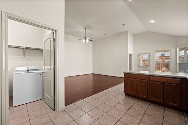 Building Photo - 8723 Sunrise Canter Dr