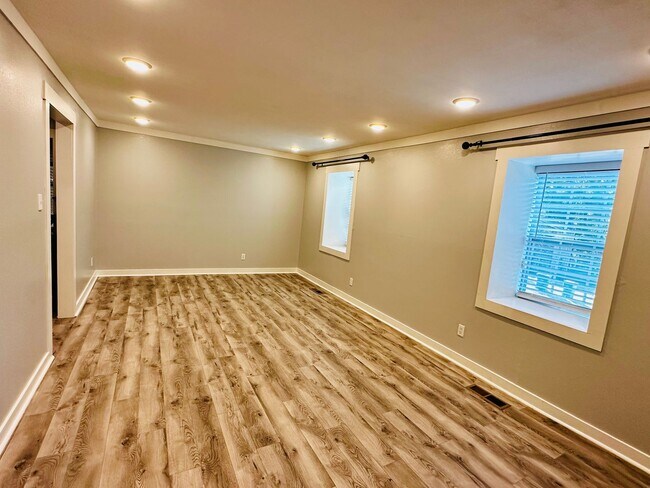 Building Photo - An Amazing West Little Rock Home, Close To Everything!