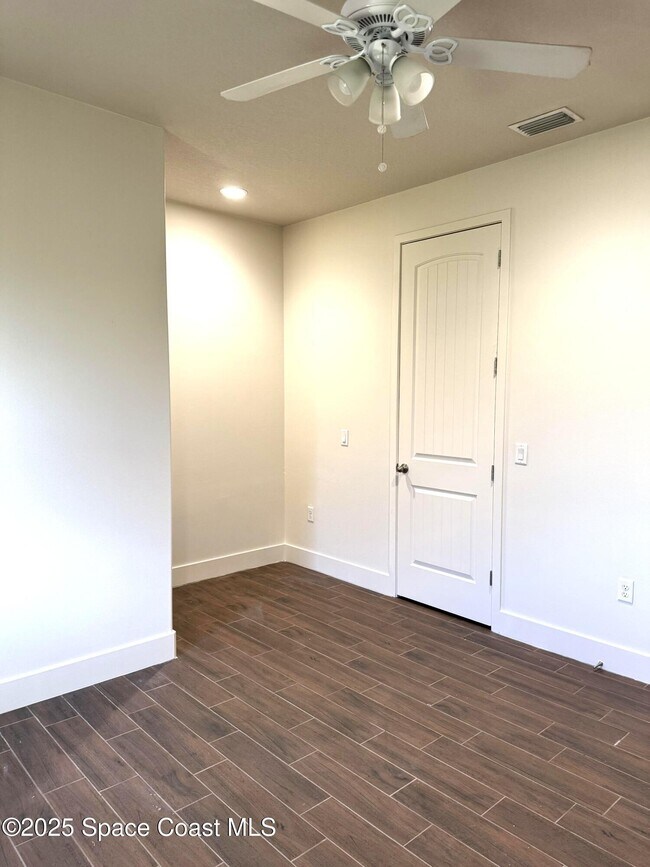 Building Photo - 7258 Preserve Pointe Dr