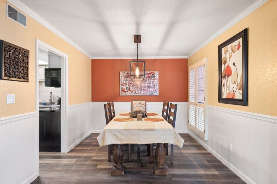 Building Photo - 8314 N 21st Dr