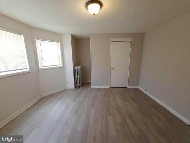 Building Photo - 5438 Addison St