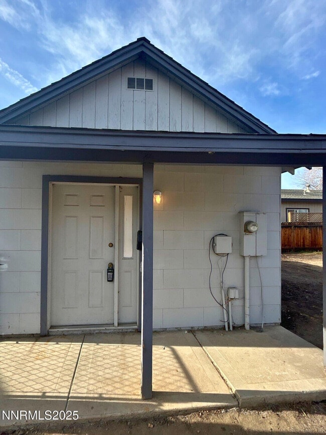 Building Photo - 1058 G St