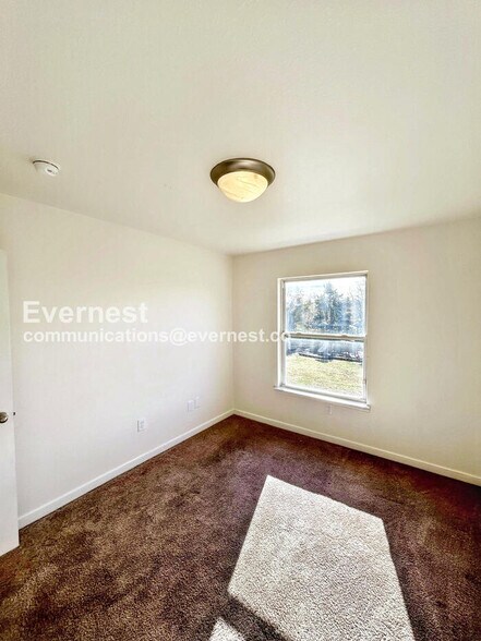 Building Photo - 3530 E Richmond Rd