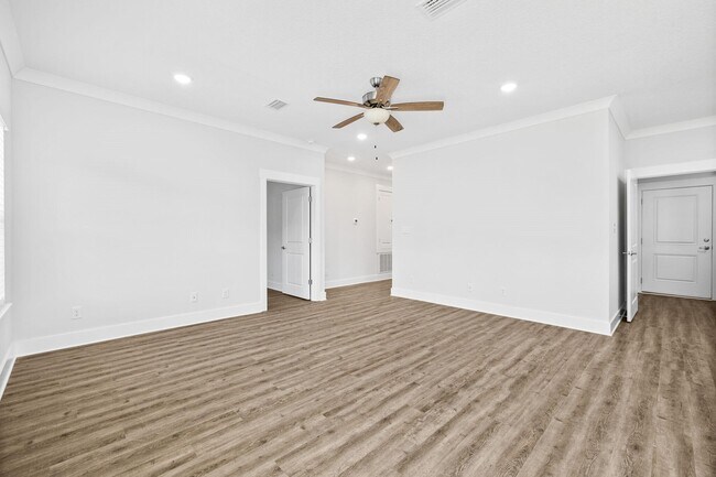 Building Photo - 25 Alexander Way