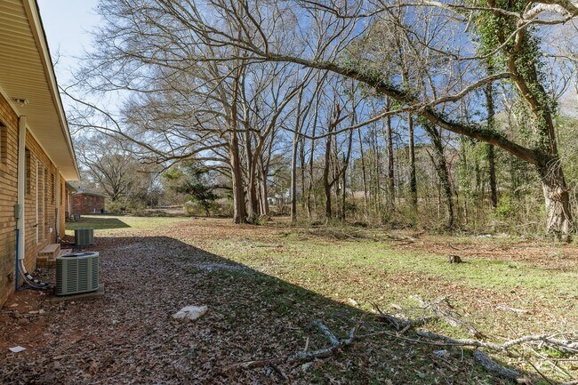 Building Photo - Fully Updated 2-Bedroom Home with Spacious Backyard & Prime East Athens Location!