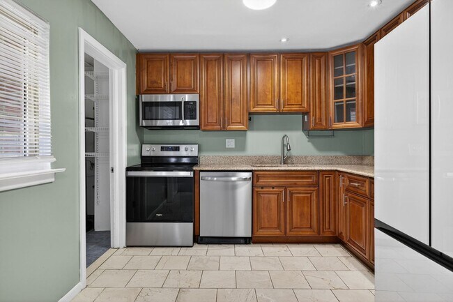 Building Photo - 4713 Clintwood Dr