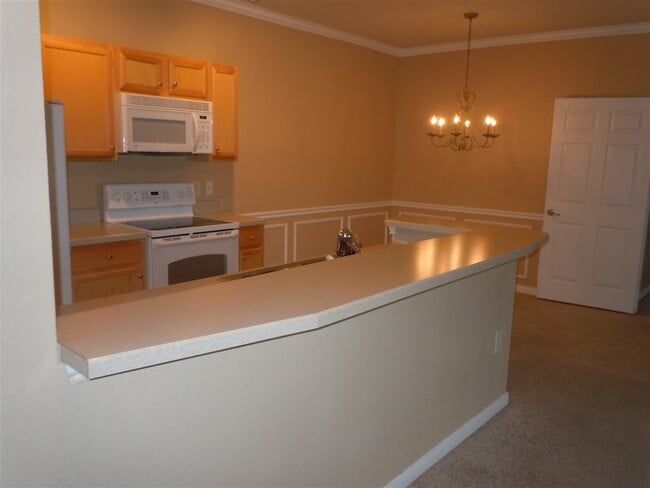 Building Photo - 260 Old Village Center Cir