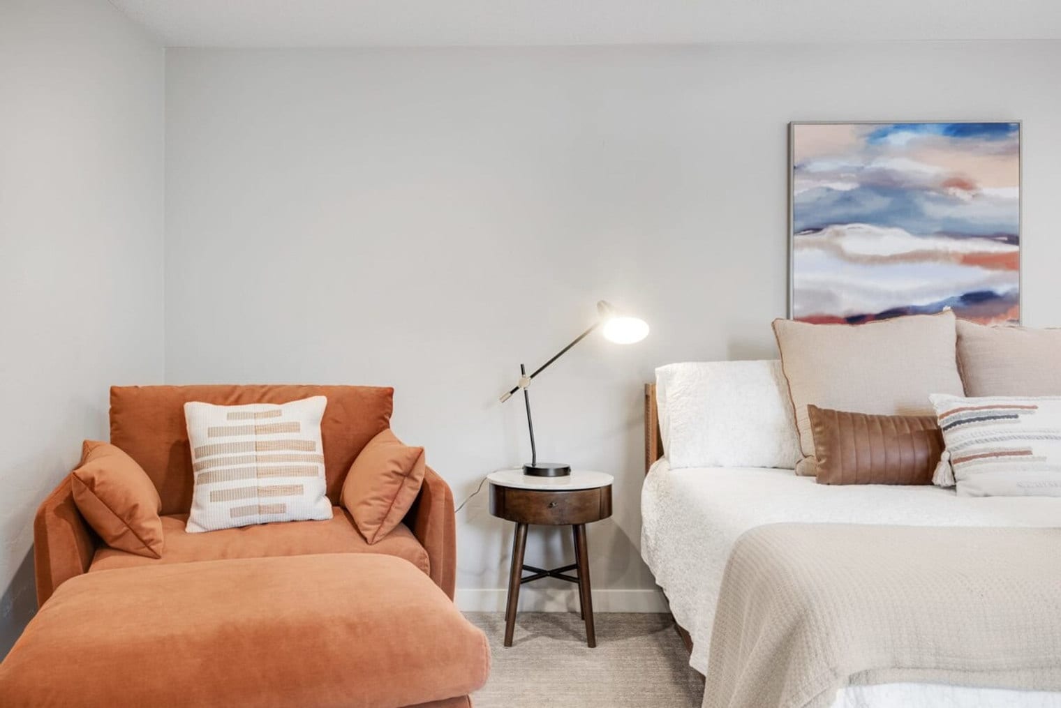 Building Photo - 2890 N Mountain Rd