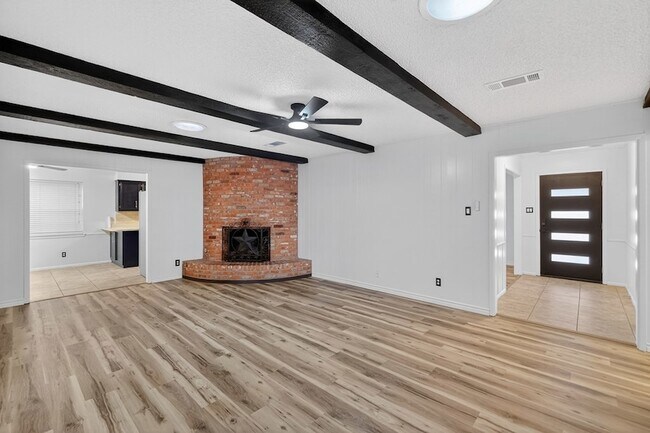 Building Photo - 2821 Metz Dr