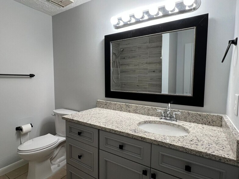 Building Photo - 12135 Armenia Gables Cir