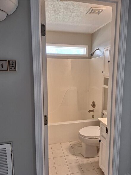 Building Photo - 6309 Scenic Dr