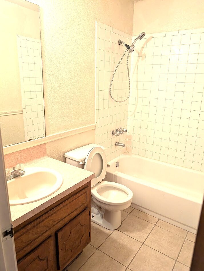 Building Photo - 404 Northern Dove Ln