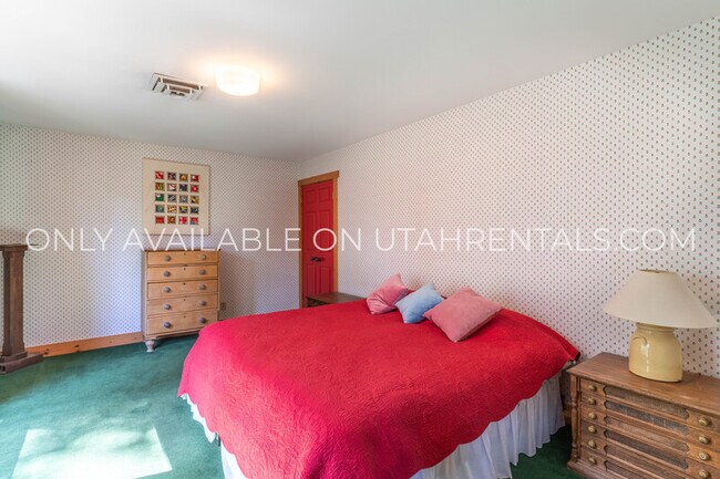 Building Photo - 2718 Stewart Rd