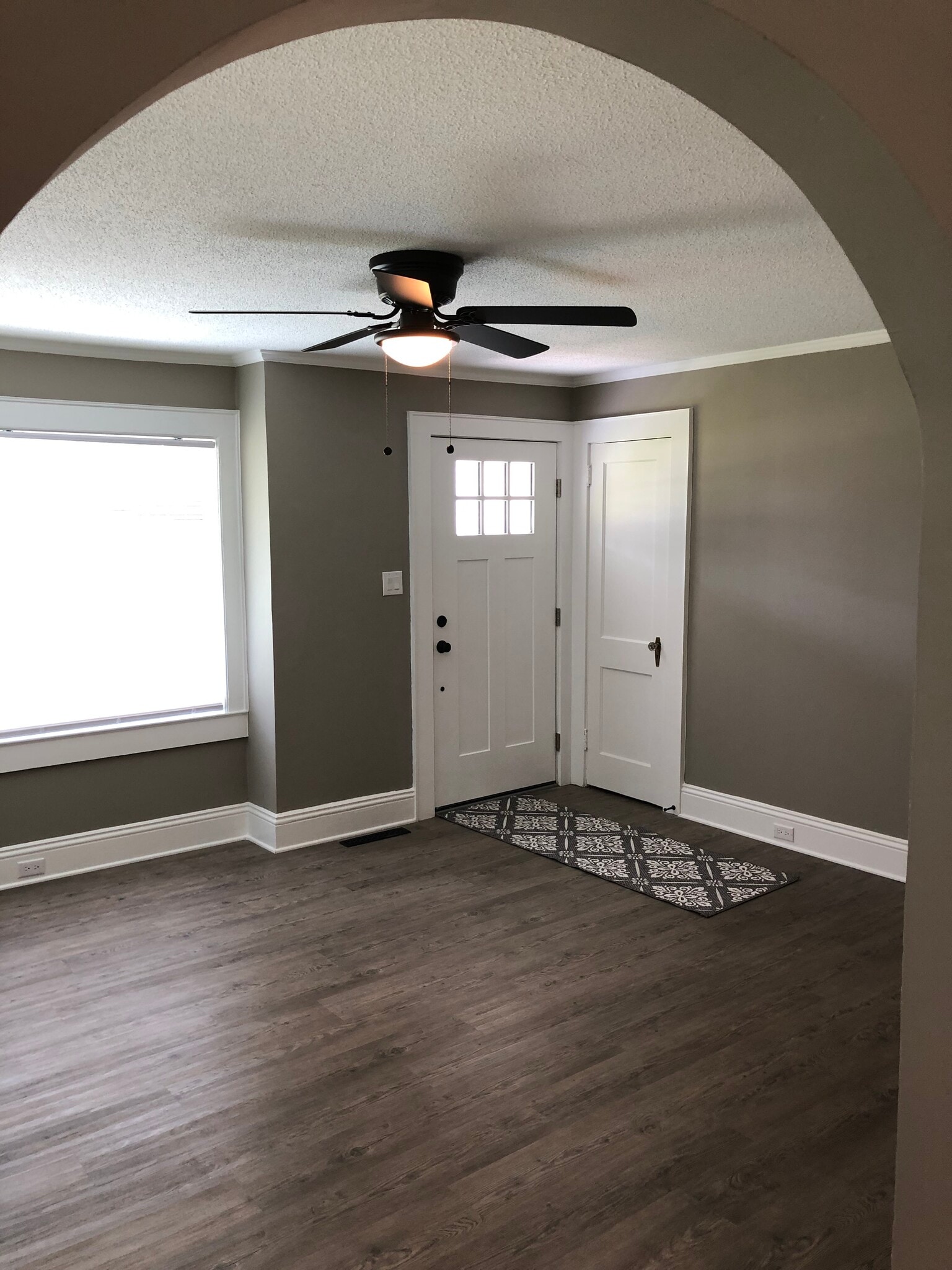 Family Room - 415 Ogburn St