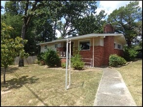 Building Photo - 2800 S University Ave