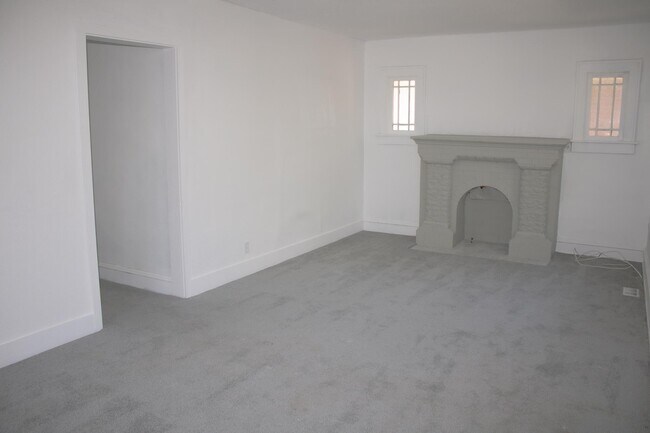 Building Photo - 5322 Park Ave