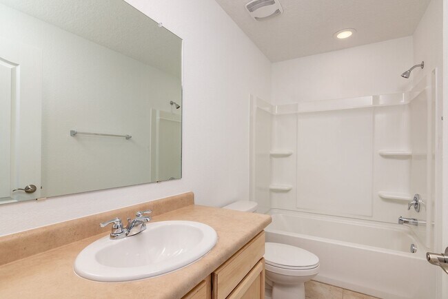 Building Photo - Brand New Pulte Townhouse Available Now