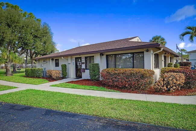 Building Photo - 6327 Chasewood Dr