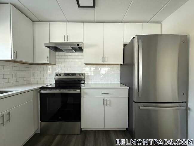 Building Photo - 55 Hill Rd