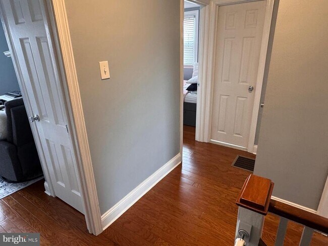 Building Photo - 251 Childs Ave