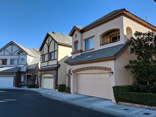 Building Photo - 9149 Tudor Park Pl