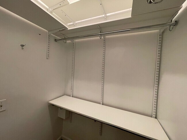 Building Photo - 114 Walnut St