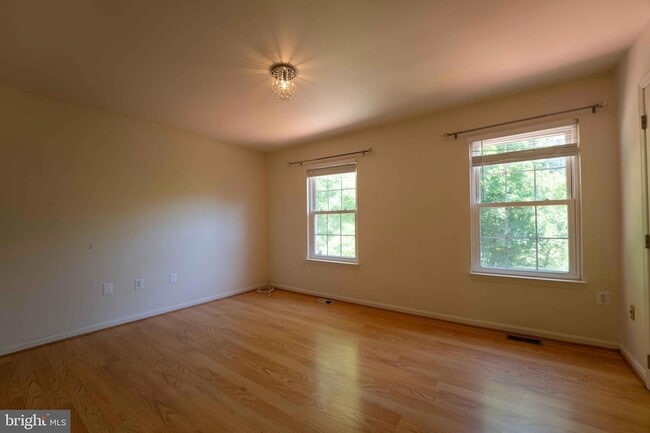 Building Photo - 18246 Fox Chase Cir